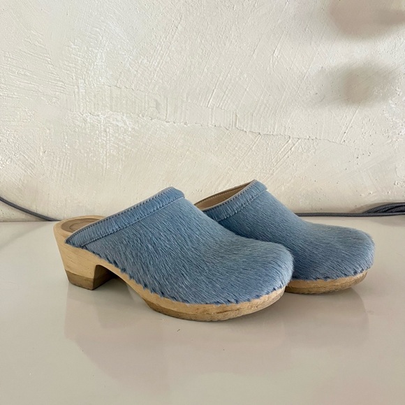 No.6 Old School Clog in Light Blue Pony Hair, 38 - Picture 2 of 7